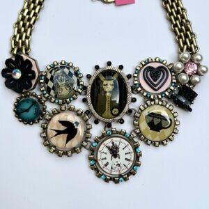 Betsey Johnson Alice In Wonderland Rabbit Clock Hat Pearls Heart Lucite Necklace